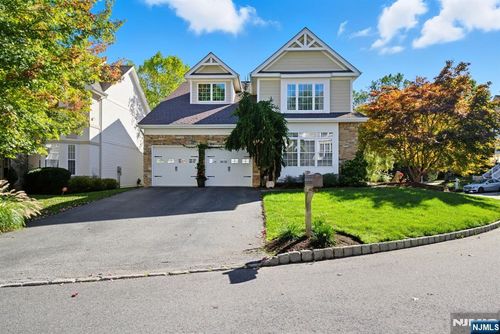 2 Rock Ledge, Oakland, NJ, 07436-2357 | Card Image