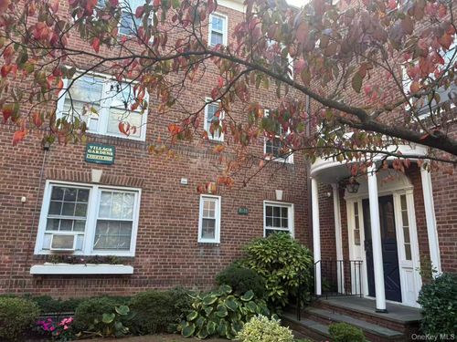 apt-3f-8 Welwyn Rd, Great Neck, NY, 11021-3546 | Card Image