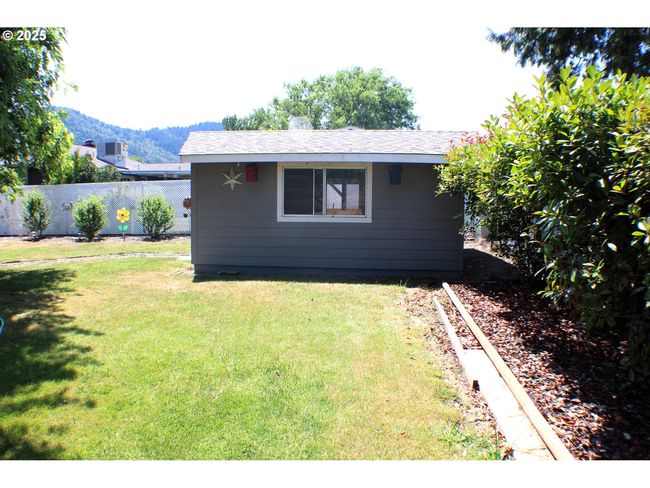 131 Mountain View Ave, House other with 3 bedrooms, 2 bathrooms and 2 parking in Myrtle Creek OR | Image 28