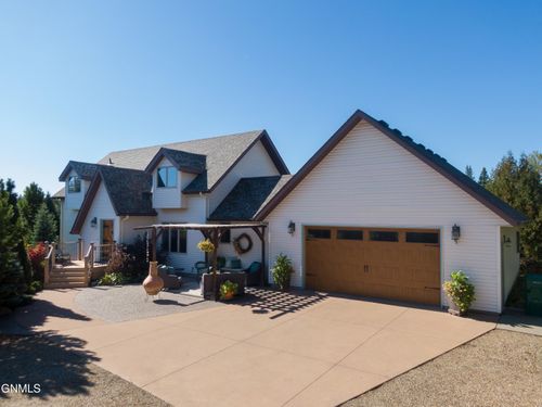 3150 Dublin Dr, Bismarck, ND, 58503-6424 | Card Image