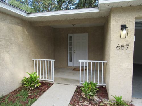 657 Intracoastal Cir, St Augustine, FL, 32095-8032 | Card Image