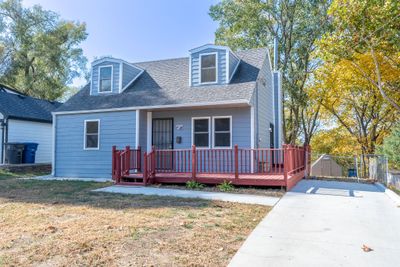 7104 Sw 15th Street, Home with 3 bedrooms, 1 bathrooms and null parking in Des Moines IA | Image 2