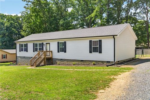 206 Mcknight St, Asheboro, NC, 27203-3026 | Card Image