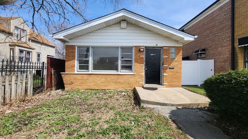 9061 S Parnell Ave, Chicago, IL, 60620-2240 | Card Image