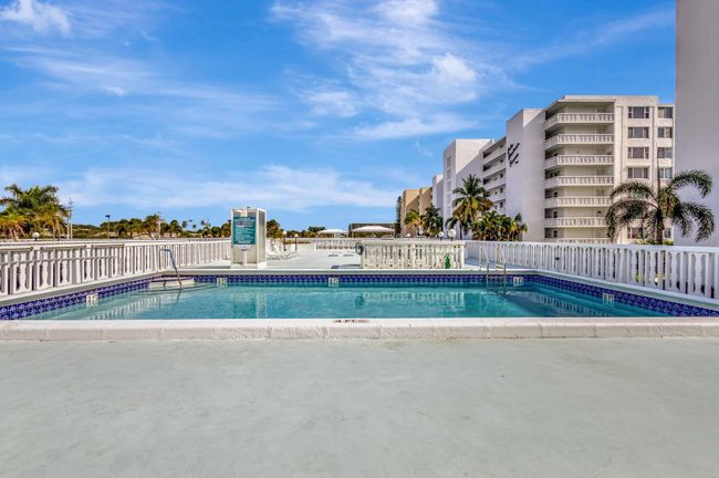 APT-503 - 301 Lake Shore Dr, Condo with 2 bedrooms, 2 bathrooms and null parking in Lake Park FL | Image 35