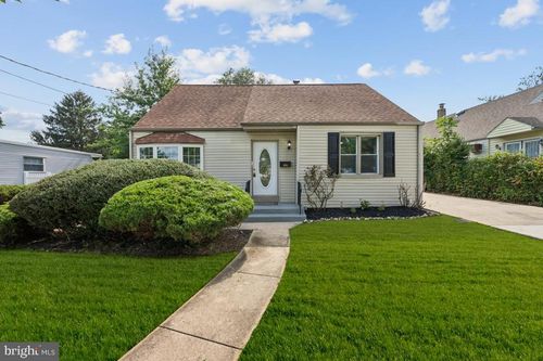 205 Lindsey Ave, RUNNEMEDE, NJ, 08078-1742 | Card Image