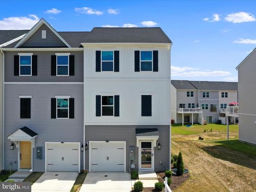 195 Truth Way, MARTINSBURG, WV, 25405-5721 | Card Image
