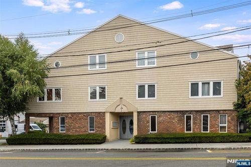 176 Chestnut St, Nutley, NJ, 07110-2324 | Card Image