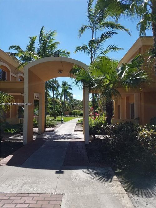 apt-r102-17901 Nw 68th Ave, Hialeah, FL, 33015-3918 | Card Image