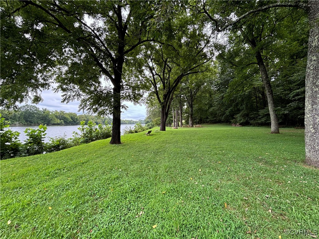 Traylor Dr, Richmond, VA 23235