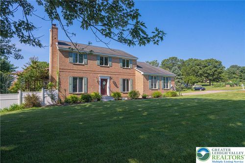 2122 Daniel St, Coplay, PA, 18037-2517 | Card Image