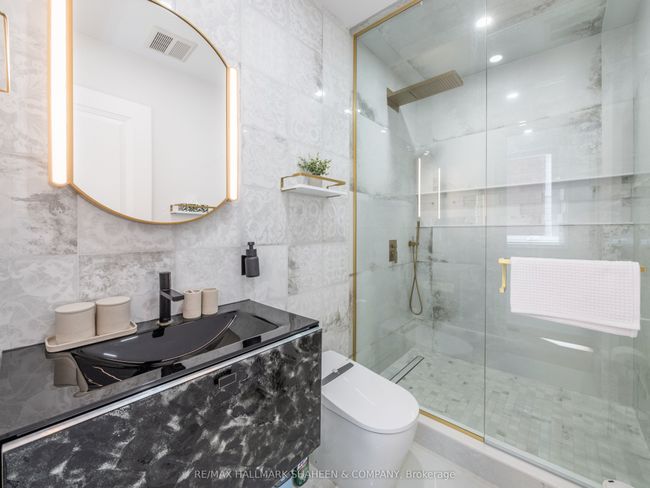 B - 357 Euclid Ave, Home with 2 bedrooms, 1 bathrooms and null parking in Toronto ON | Image 25
