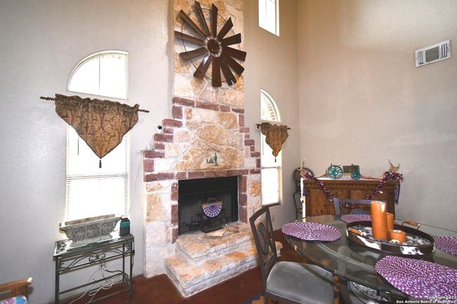 8389 E Loop 1604 S, House other with 5 bedrooms, 5 bathrooms and null parking in Adkins TX | Image 15