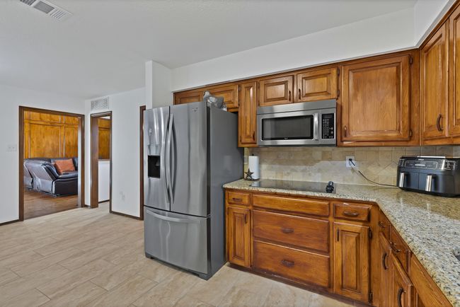 1614 Shadow Moss Way, House other with 3 bedrooms, 3 bathrooms and null parking in Carrollton TX | Image 12
