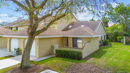 1201 Maplewood Dr, Greenacres, FL, 33415-1472 | Card Image