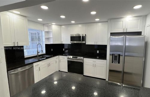 201-1020 Meridian Ave, Miami Beach, FL, 33139-8330 | Card Image
