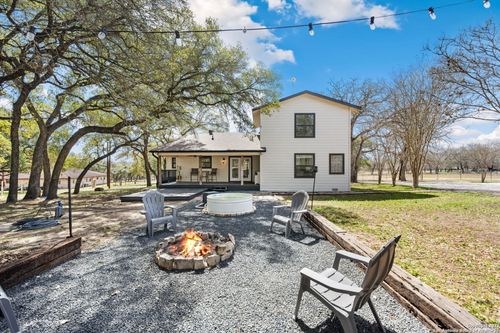 1134 Eagle Creek Dr, Floresville, TX, 78114-9208 | Card Image