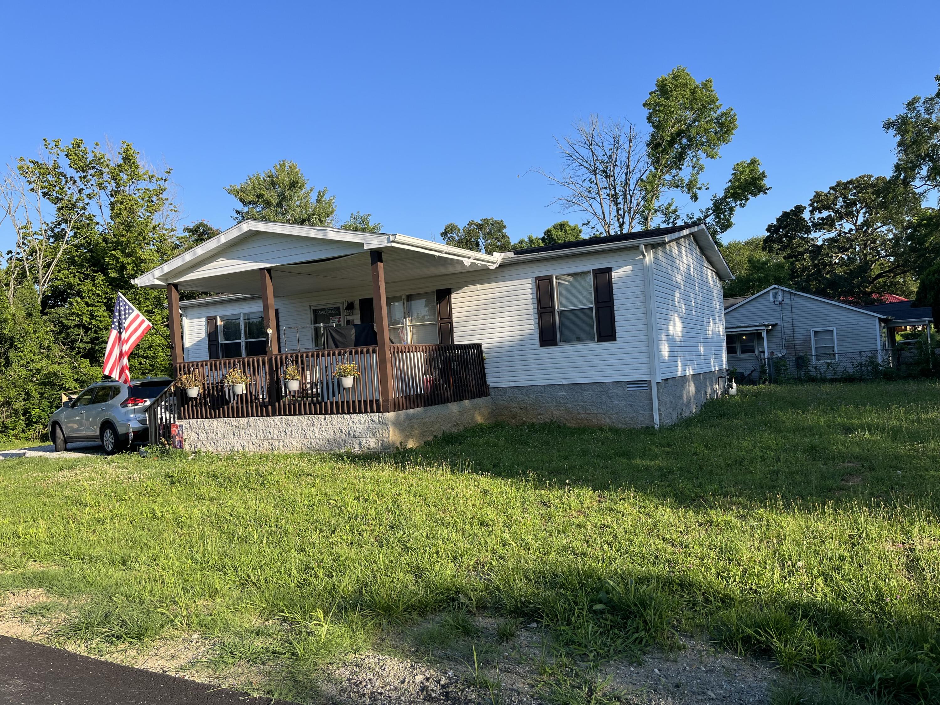 Carlock Ave, Harriman, TN 37748