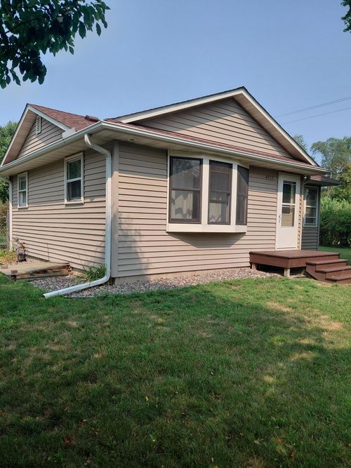 4917 Woodcrest Rd, White Bear Lake, MN, 55110-6832 | Card Image