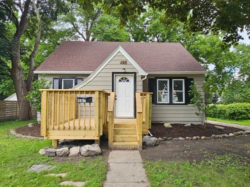 584 Bluff St Ne, Hutchinson, MN, 55350-1725 | Card Image