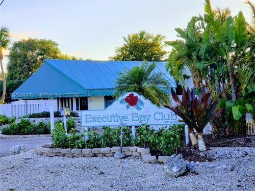 e4-87200 Overseas Hwy, Islamorada, FL, 33036-3102 | Card Image