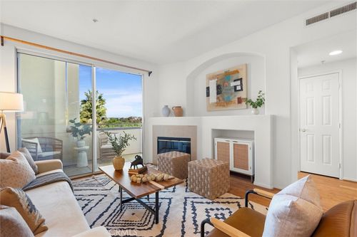 apt-416-12963 Runway Rd, Playa Vista, CA, 90094-2401 | Card Image