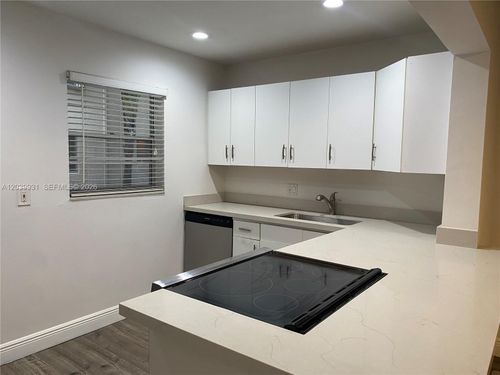 c107-7755 Sw 86th St, Miami, FL, 33143-7207 | Card Image