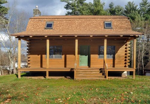 134 Crescent St, Hanson, MA, 02341-1423 | Card Image