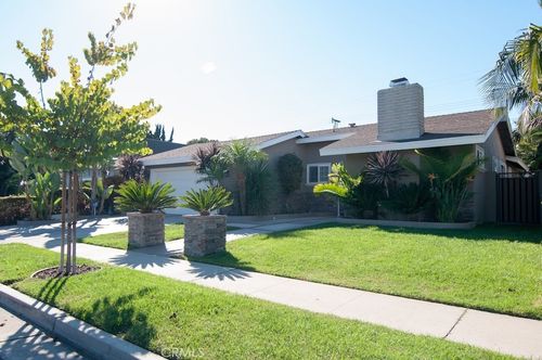 15871 Belfast Ln, Huntington Beach, CA, 92647 | Card Image