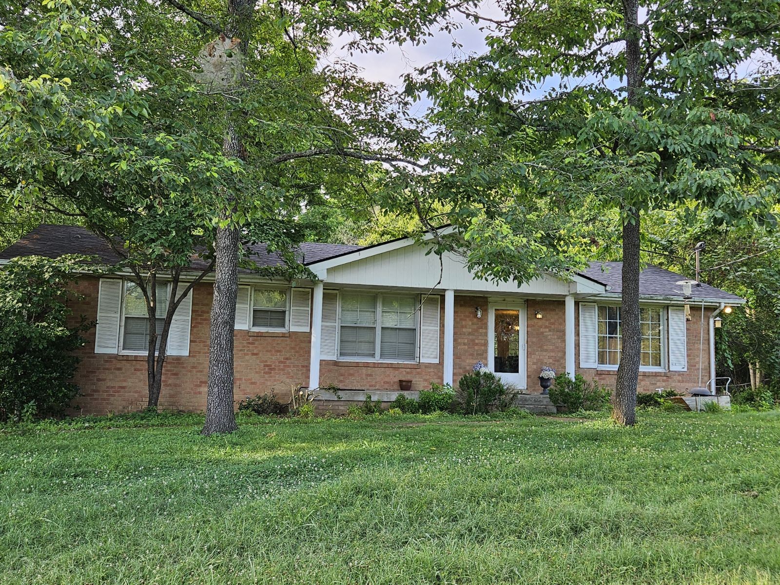 Overlook Dr, MT Juliet, TN 37122