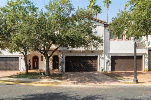 820 S 6th Street, McAllen, TX, 78501 | Card Image