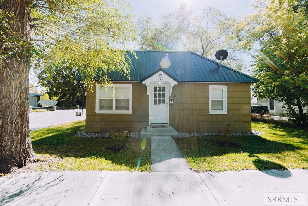 Lomax St, Idaho Falls, ID 83401