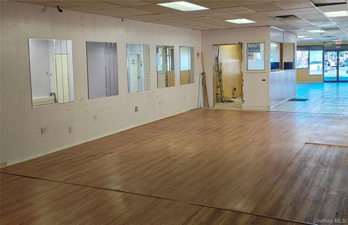 1837 New York Ave, Huntingtn Sta, NY, 11746-2907 | Card Image