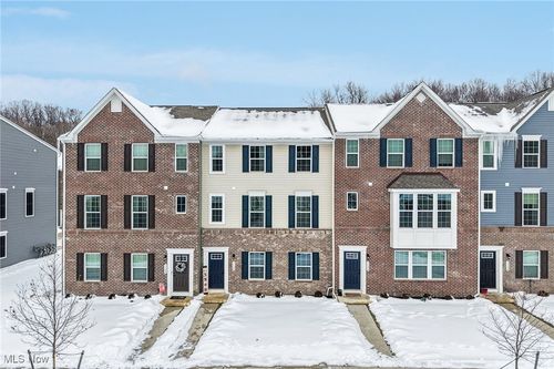 1138 Bean Ln, Akron, OH, 44313-7800 | Card Image