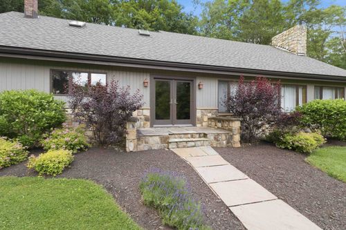 129 Chestnut Hill Ln, Champion, PA, 15622-2005 | Card Image