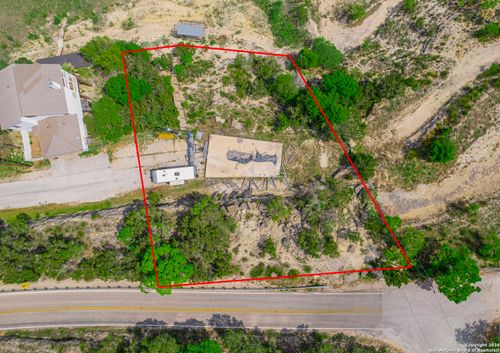 273 Plum Cove Rd, Lakehills, TX, 78063-7119 | Card Image