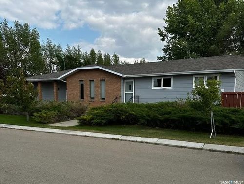 797 4th Street W, Shaunavon, SK, S0N2M0 | Card Image