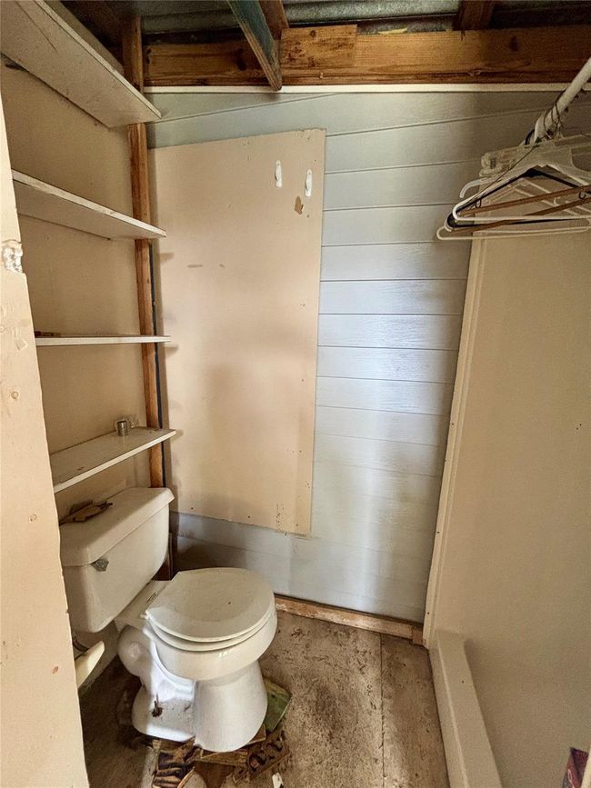 100 Upton Ln, House other with 2 bedrooms, 2 bathrooms and null parking in Brazoria TX | Image 16