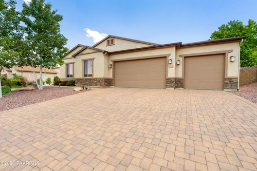 8001 N Sunset Rdg, Prescott Valley, AZ, 86315-3101 | Card Image