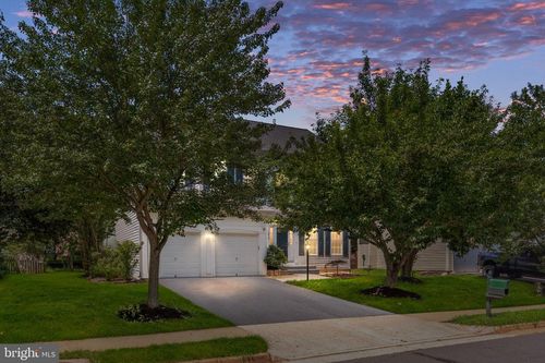 10012 Darnaway Ct, BRISTOW, VA, 20136-3036 | Card Image
