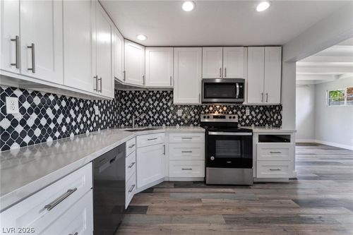 1921 Franklin Ave, Las Vegas, NV, 89104-1917 | Card Image