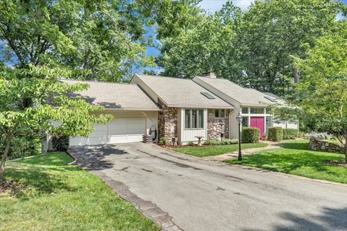 6036 Lakemont Dr, Roanoke, VA, 24018 | Card Image
