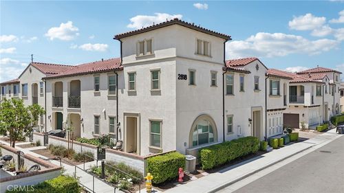 66-2818 E Berry Loop Privado, Ontario, CA, 91761-3010 | Card Image