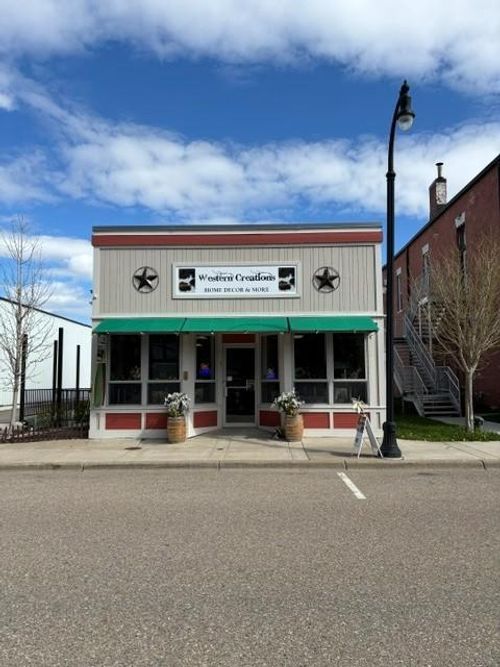 136 Bridge Ave E, Delano, MN, 55328-4583 | Card Image