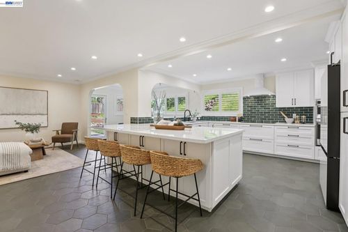 44 Lariat Ct, Walnut Creek, CA, 94596-6633 | Card Image