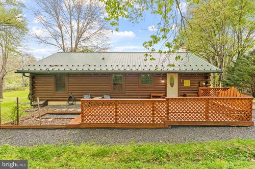 209 Township Line Rd, SCHWENKSVILLE, PA, 19473-1605 | Card Image