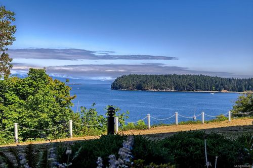 104-2560 Departure Bay Rd, Nanaimo, BC, V9S5P1 | Card Image