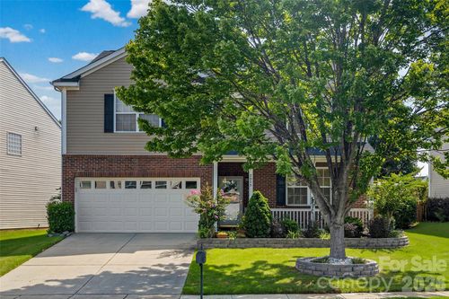 2025 Savannah Hills Dr, Matthews, NC, 28105-3201 | Card Image