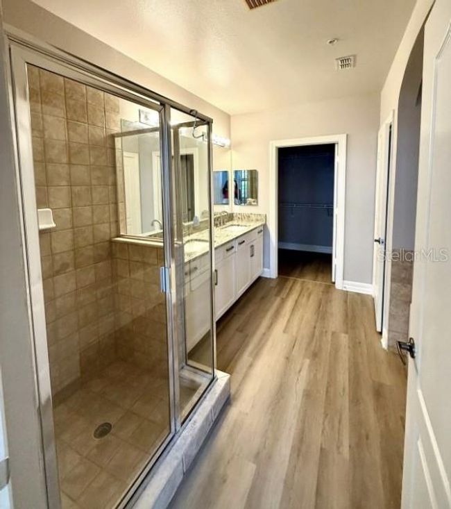 Primary Bathroom | Image 9