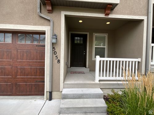 5058 S Moray Ct, Holladay, UT, 84117-3200 | Card Image